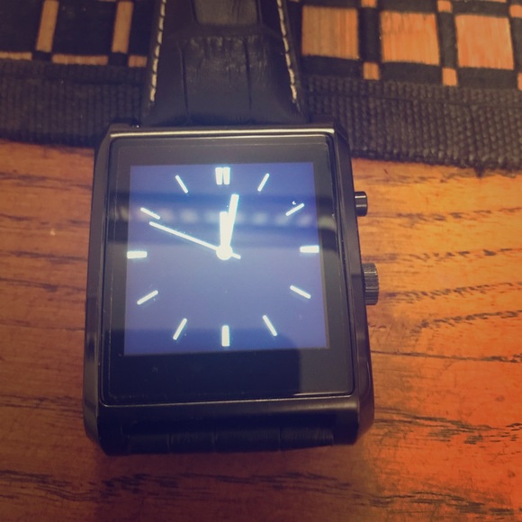 Android compatible smart watch with hidden camera. - Picture 1 of 5